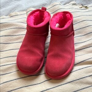 UGG Vibrant Pink Shearling Mini Size 9